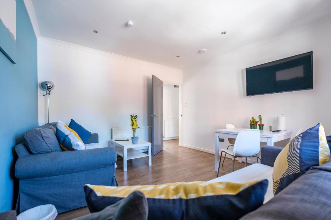 The Douglas - Spacious 2 Bed Apartment In Uddingston Exterior foto